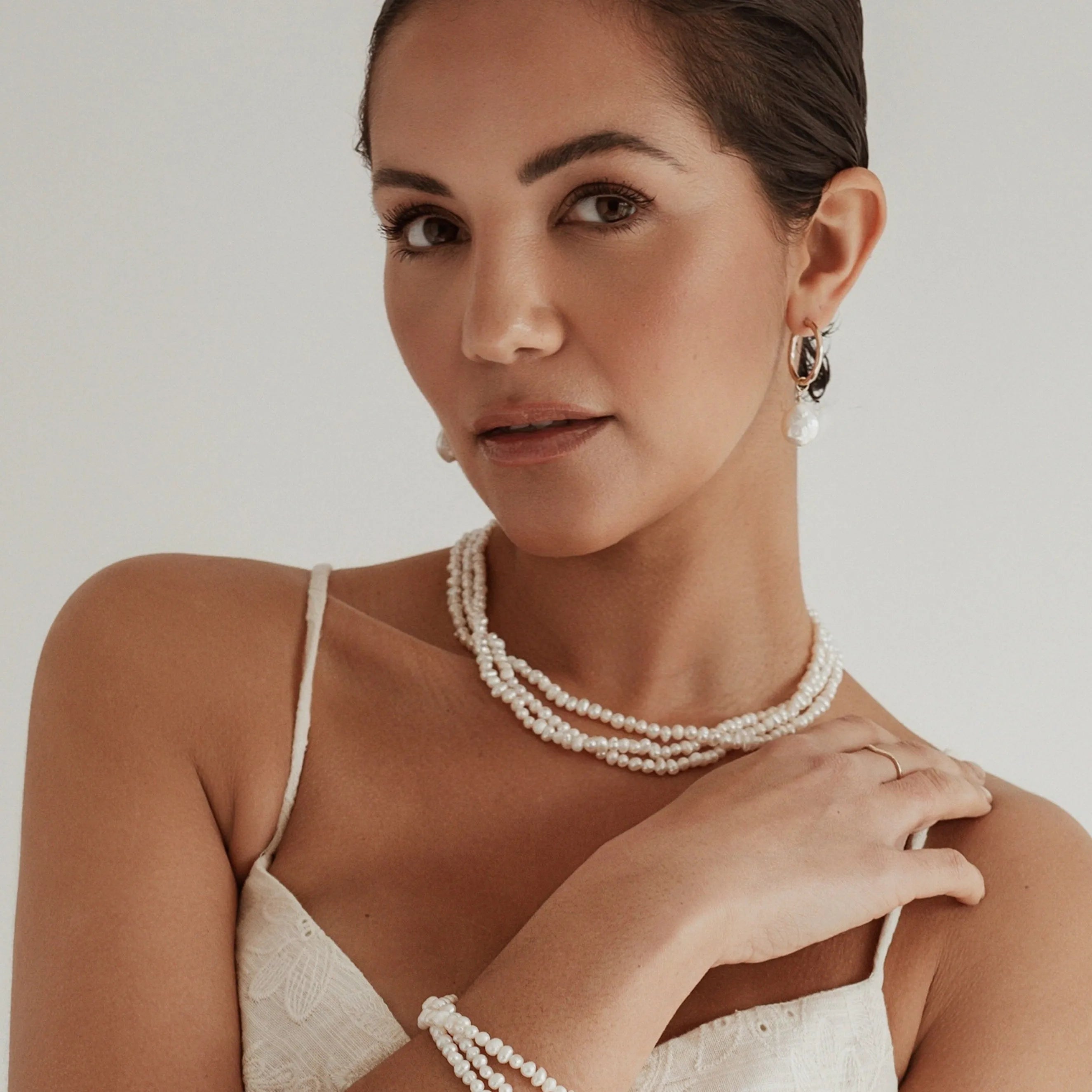 Layla Baroque Pearl 14k Gold Hoops -22mm