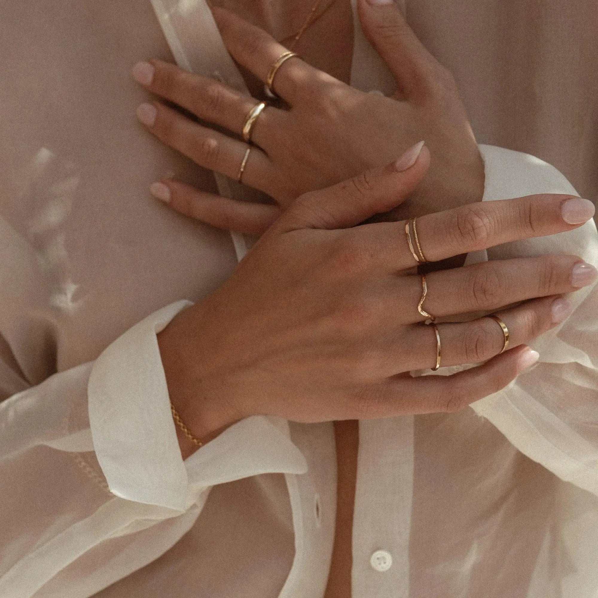 Alana Textured Gold V Ring - ELLA PALM