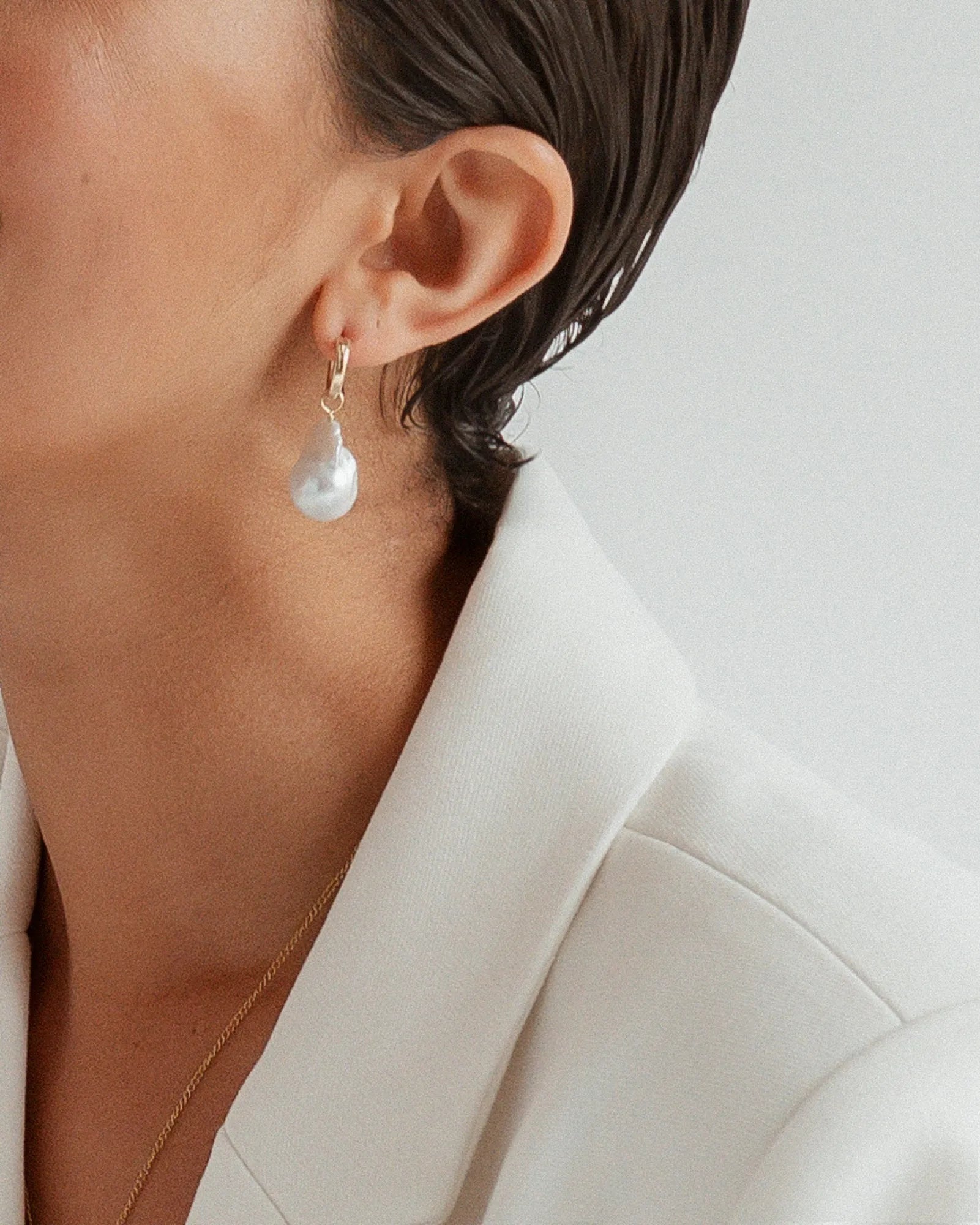Gaia Baroque Pearl 14k Gold Hoops -12mm