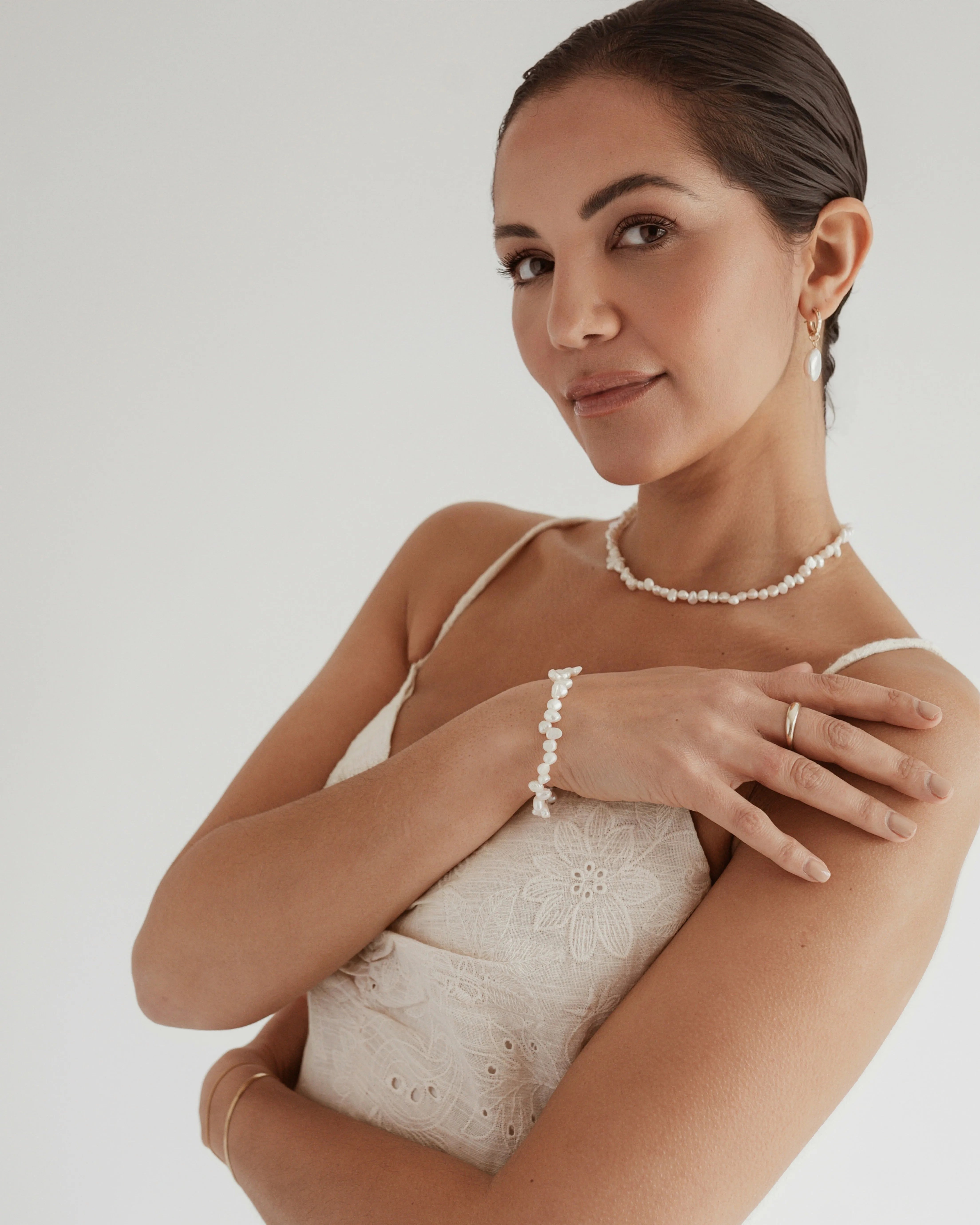 Layla Baroque Pearl 14k Gold Huggie Hoops -12mm