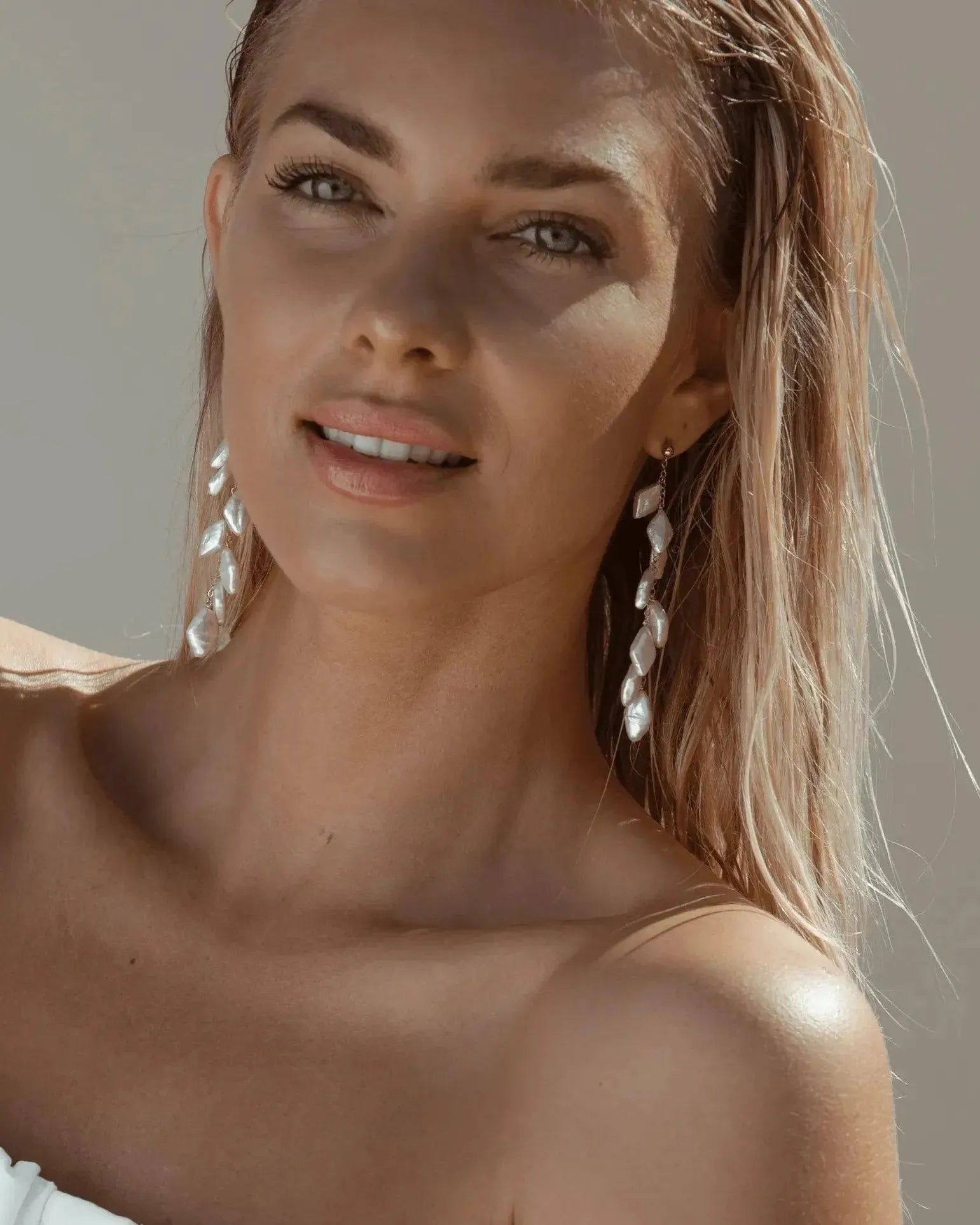 Lola Waterfall Pearl Gold Earrings - ELLA PALM